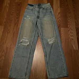 Woman’s dirty look BDG loose baggy size 27 Light Blue Distressed Jeans
